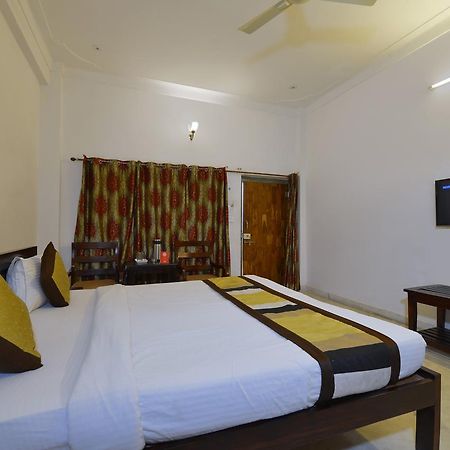 Oyo 1159 Hotel Chandra Prakash Udaipur Bagian luar foto