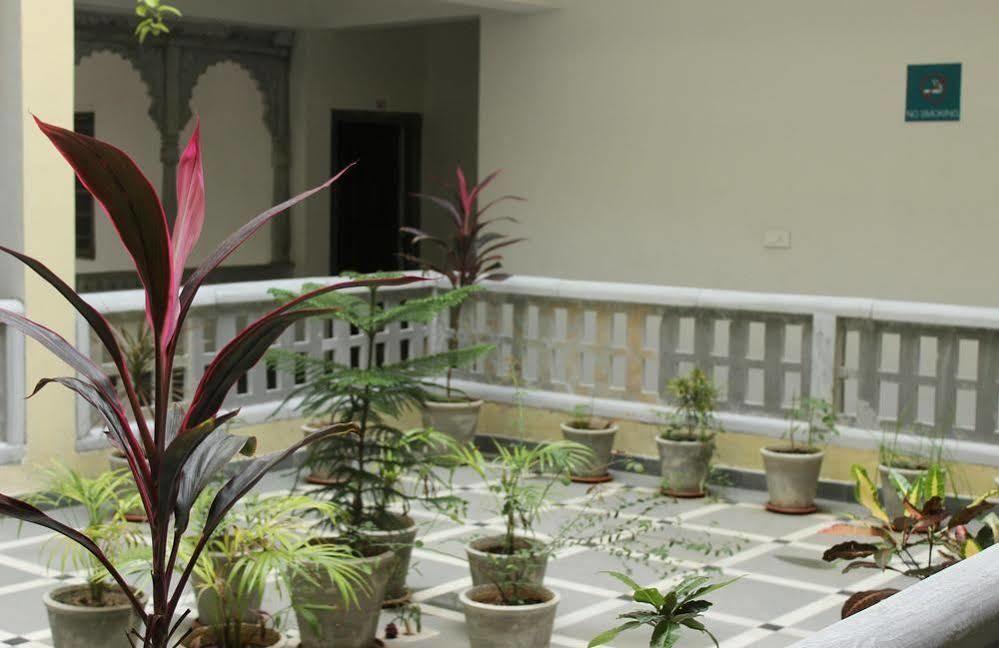Oyo 1159 Hotel Chandra Prakash Udaipur Bagian luar foto